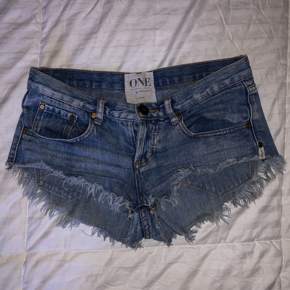 One Teaspoon denim cut off shorts size 25